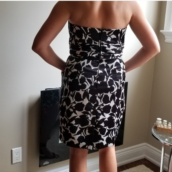 Gorgeous strapless dress from David's Bridal - Picture 6 of 9